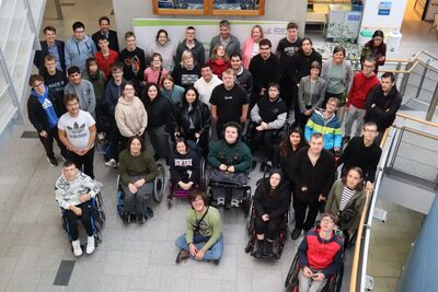 Gruppenfoto mit allen neuen Teilnehmenden