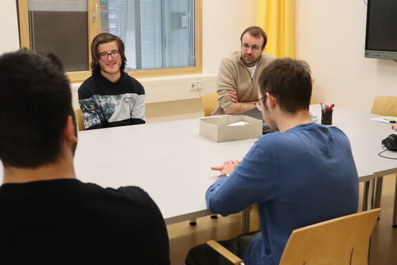 Sozialkompetenztraining: Gesprächrunde im vertraulichen Rahmen
