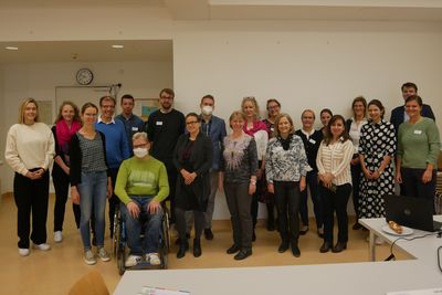 Gruppenfoto - Besuch der Beratungsfachkräfte für Menschen mit Behinderung der Agentur für Arbeit München 