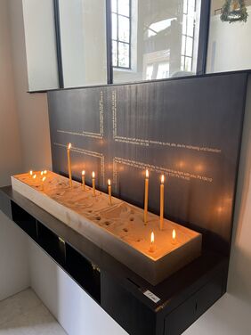 Kerzenopferstelle in der Karolinenkirche