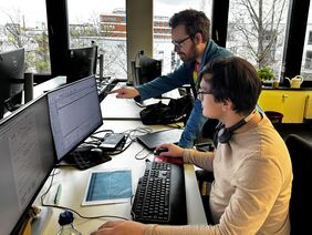 Tian und Gerjet gehen bei Arrow offen mit ihrer Autismus-Spektrum-Störung um Tian und Gerjet gehen bei Arrow offen mit ihrer Autismus-Spektrum-Störung um