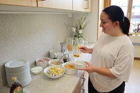 Sejla Z. begeistert ihre Gäste mit einem Buffet