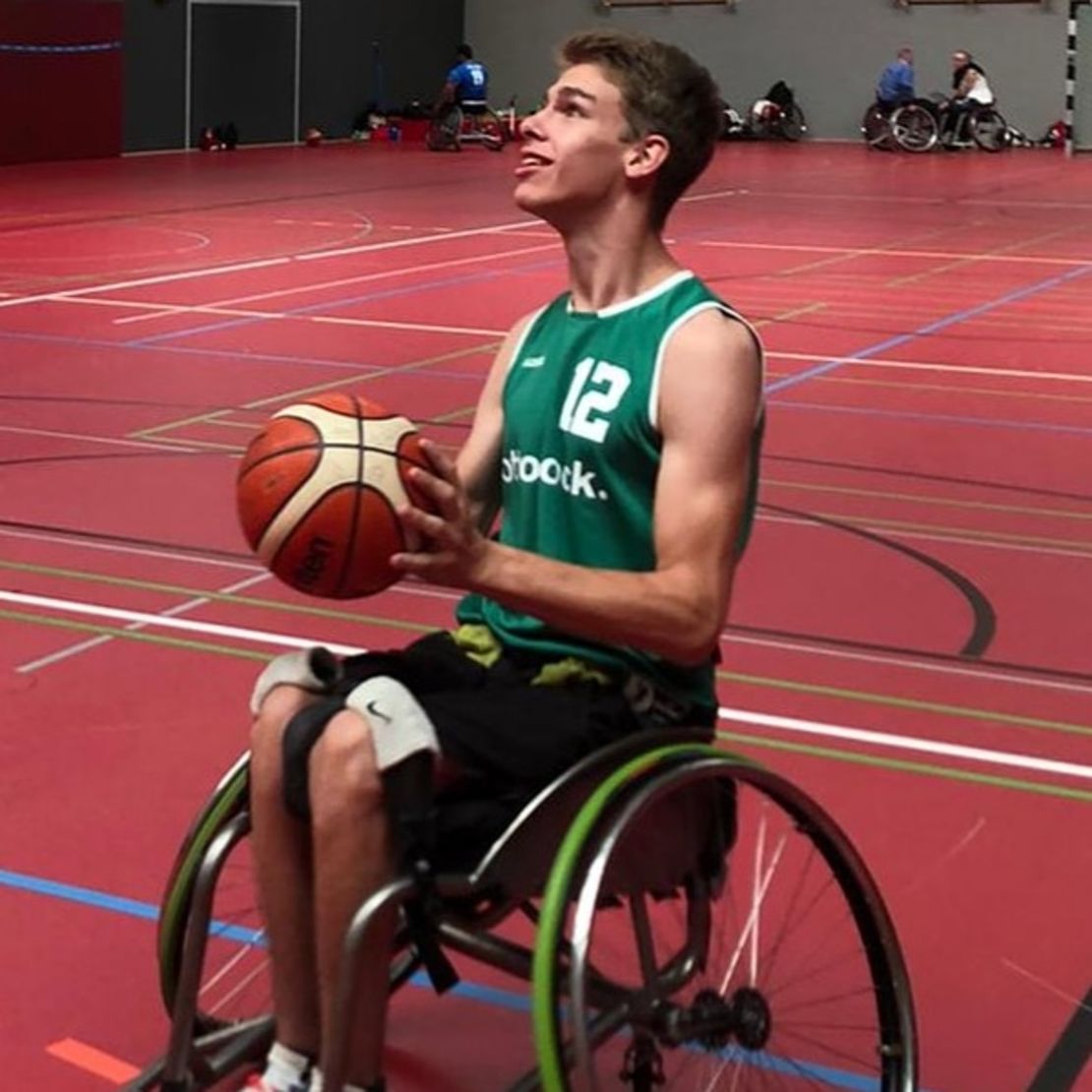 Sven L. beim Rollstuhlbasketball