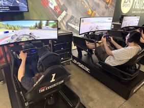 Bei der Formel-1-Ausstellung wie ein Rennfahrer fühlen Bei der Formel-1-Ausstellung wie ein Rennfahrer fühlen