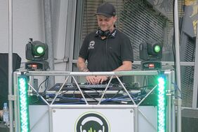 Feiern bei toller Musik Feiern bei toller Musik