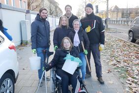 Ausbilder und Auszubildende gemeinsam für eine saubere Umwelt Ausbilder und Auszubildende gemeinsam für eine saubere Umwelt