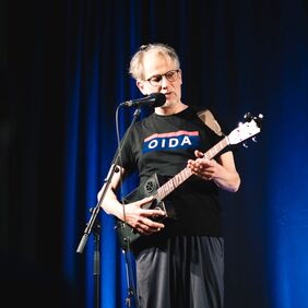 Benefizveranstaltung mit Kabarettist und Satiriker Severin Groebner 